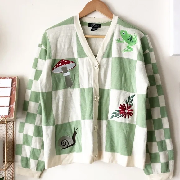 SOLD🛑Thorn Fable Cottagecore Whimsy Embroidered Patch Checkered Oversized Cardi - Picture 2 of 11